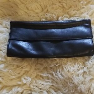 Black clutch